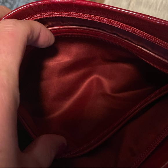 Big Buddha Red Flower Wrislet - Picture 5 of 5